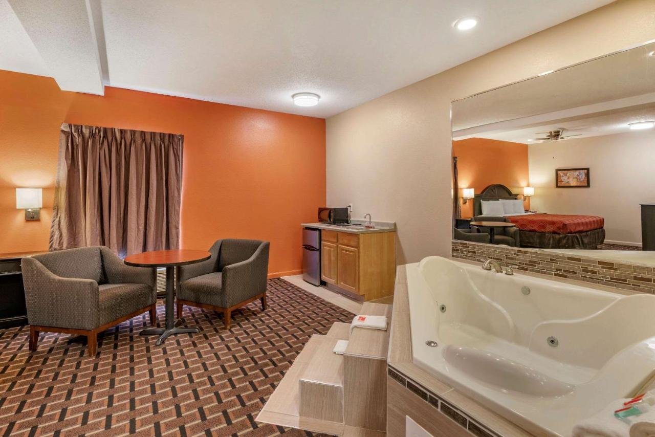 Econo Lodge Inn & Suites Granite City Kültér fotó