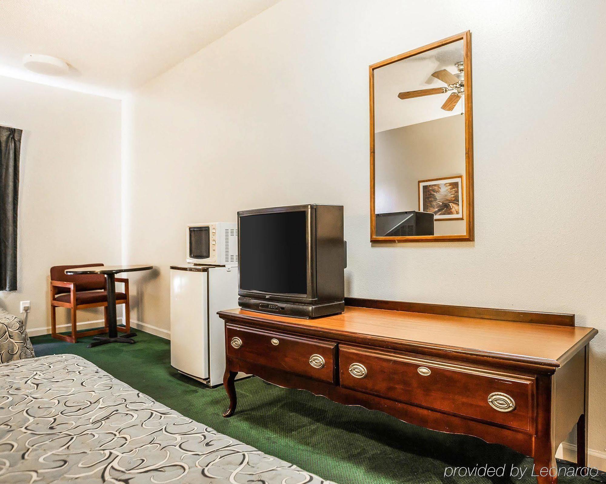 Econo Lodge Inn & Suites Granite City Kültér fotó